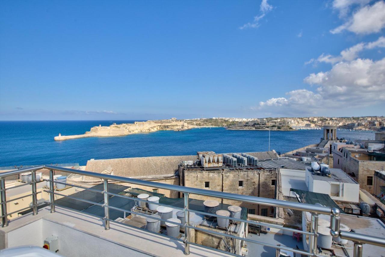 Valletta Luxury 4-Bedroom Duplex With Stunning Sea Views Private Terrace And Jacuzzi Exterior photo